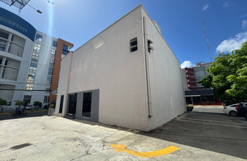 Local comercial independiente de 800 m² en alquiler en Naco | Av. Tiradentes-6