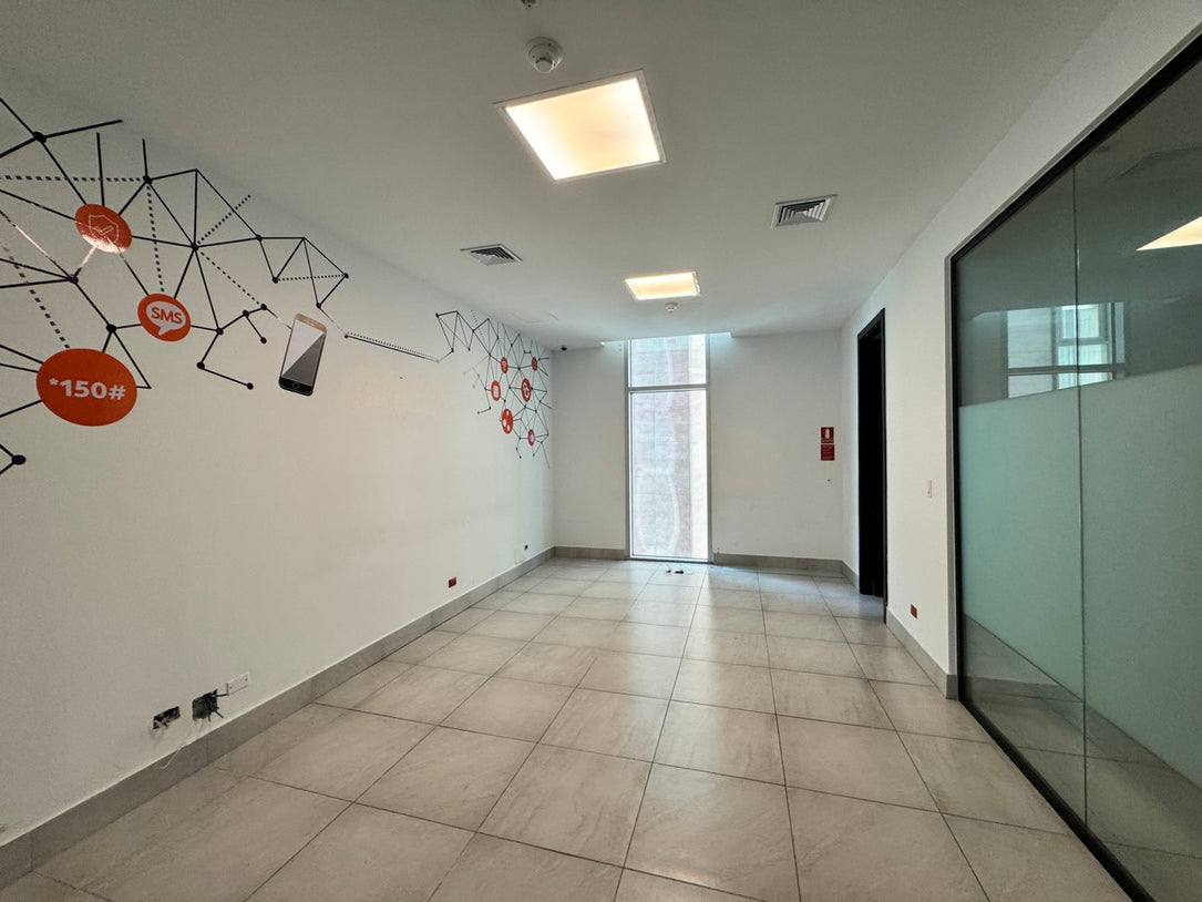 Oficina corporativa Clase A adecuada 803 m² en Alquiler Piantini, Santo Domingo