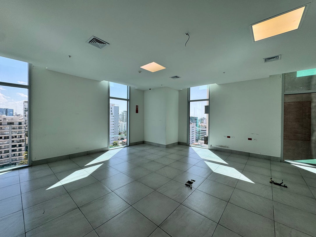 Oficina corporativa Clase A adecuada 803 m² en Alquiler Piantini, Santo Domingo