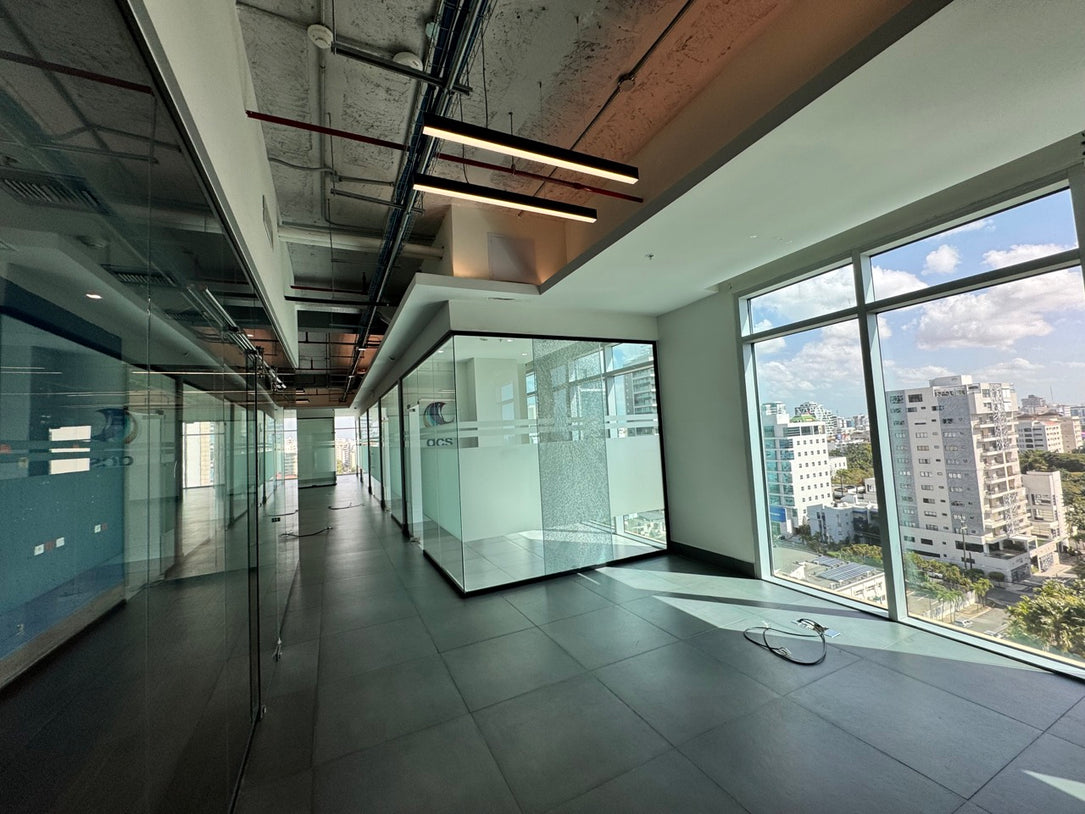 Oficina corporativa Clase A adecuada 803 m² en Alquiler Piantini, Santo Domingo