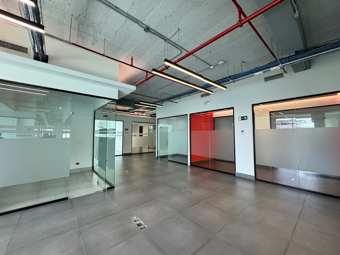 Oficina corporativa Clase A adecuada 803 m² en Alquiler Piantini, Santo Domingo