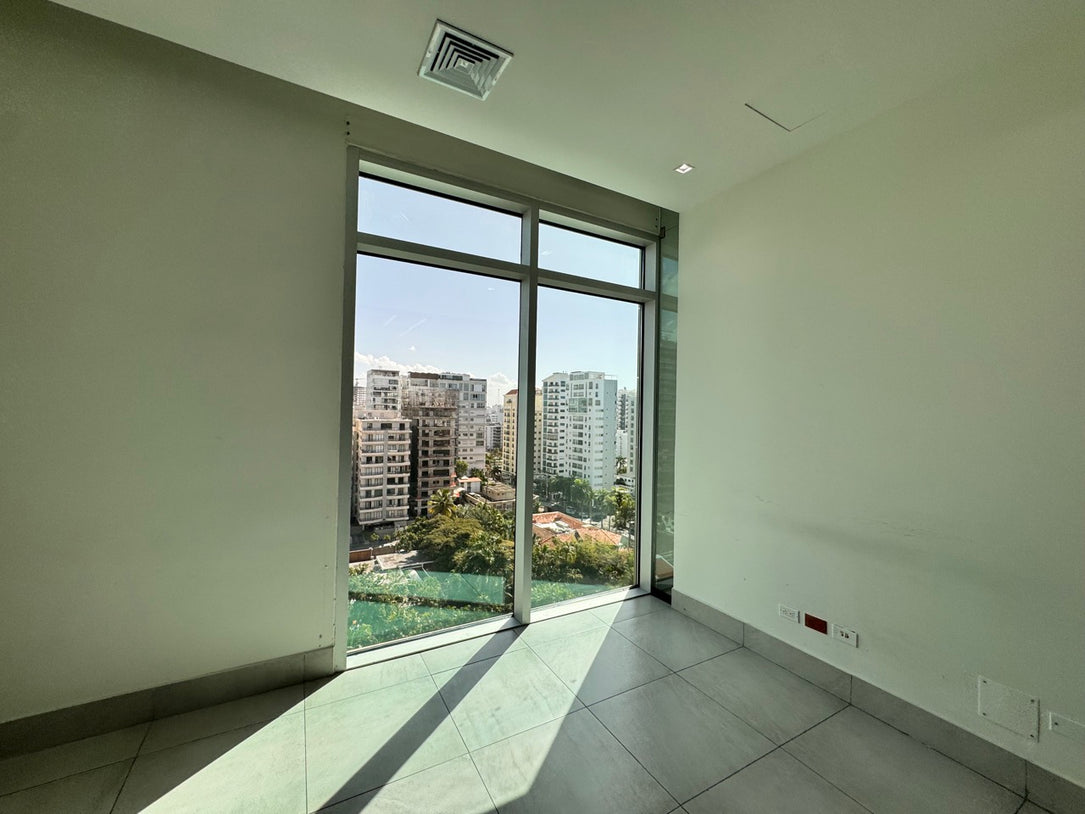 Oficina corporativa Clase A adecuada 803 m² en Alquiler Piantini, Santo Domingo