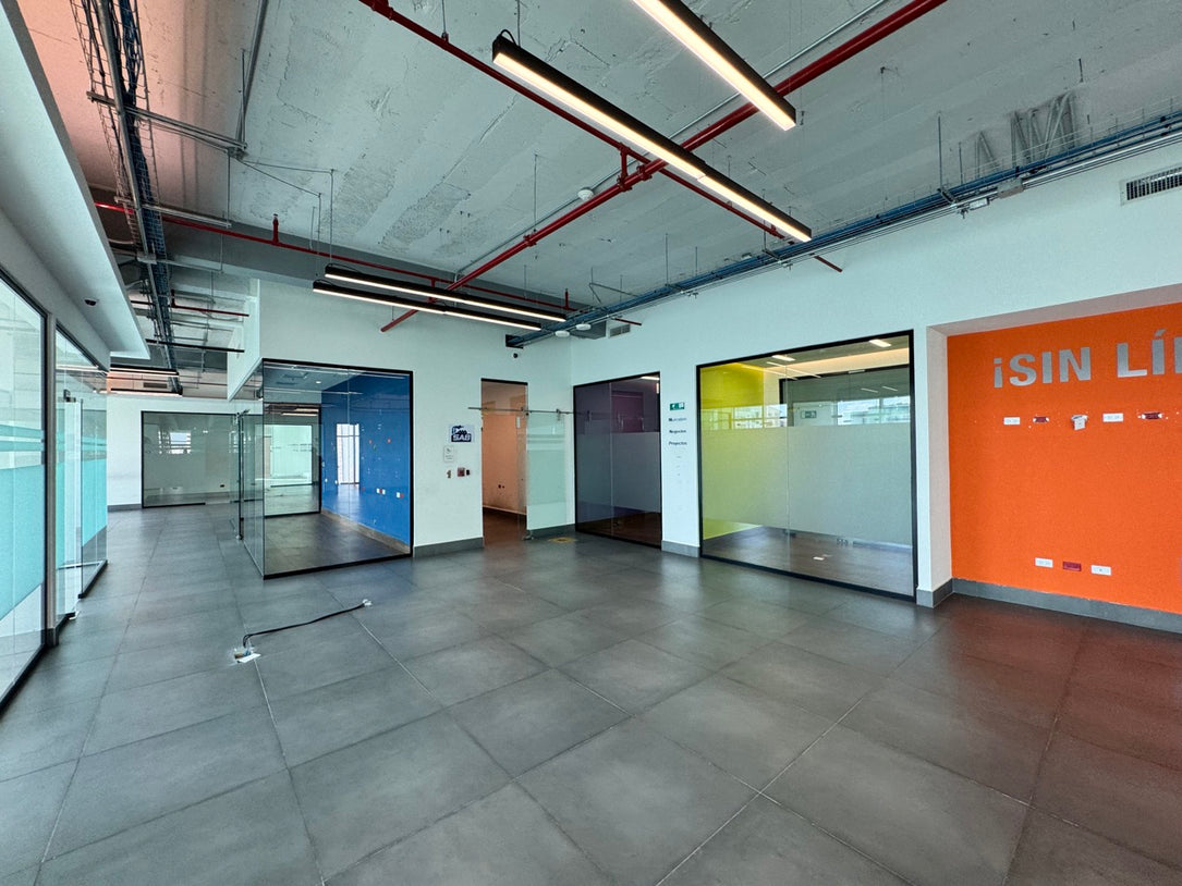 Oficina corporativa Clase A adecuada 803 m² en Alquiler Piantini, Santo Domingo
