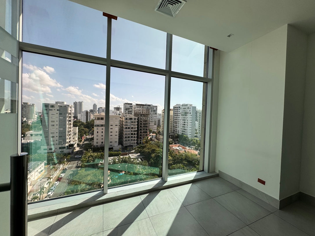 Oficina corporativa Clase A adecuada 803 m² en Alquiler Piantini, Santo Domingo
