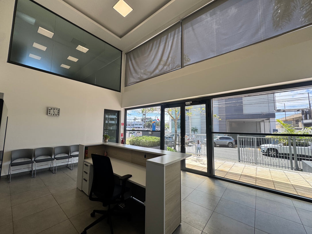 Edificio Corporativo Adecuado en Alquiler – 2,123.45 m² | Santo Domingo