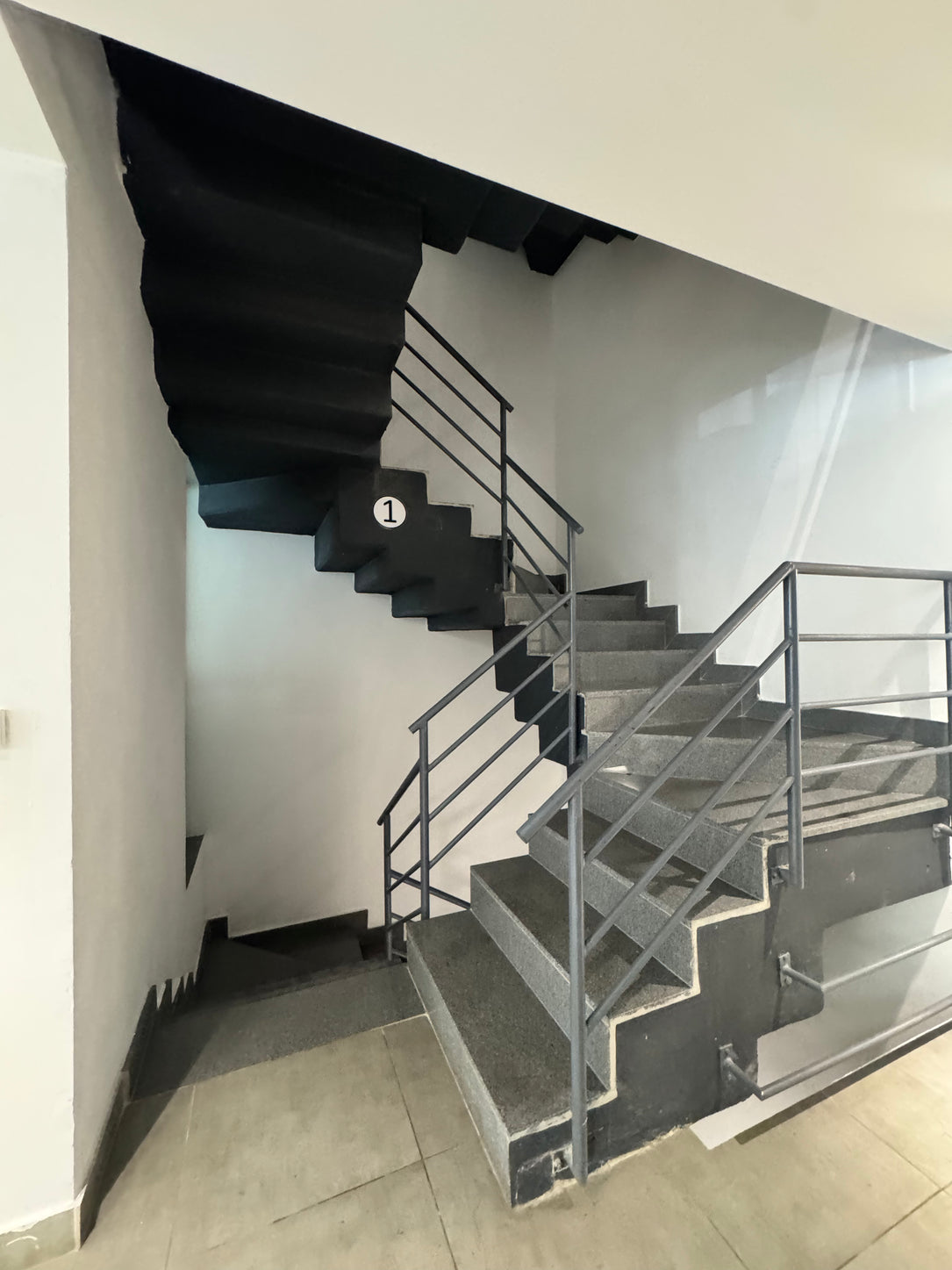 Edificio Corporativo Adecuado en Alquiler – 2,123.45 m² | Santo Domingo