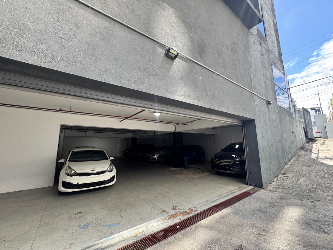 Edificio Corporativo Adecuado en Alquiler – 2,123.45 m² | Santo Domingo