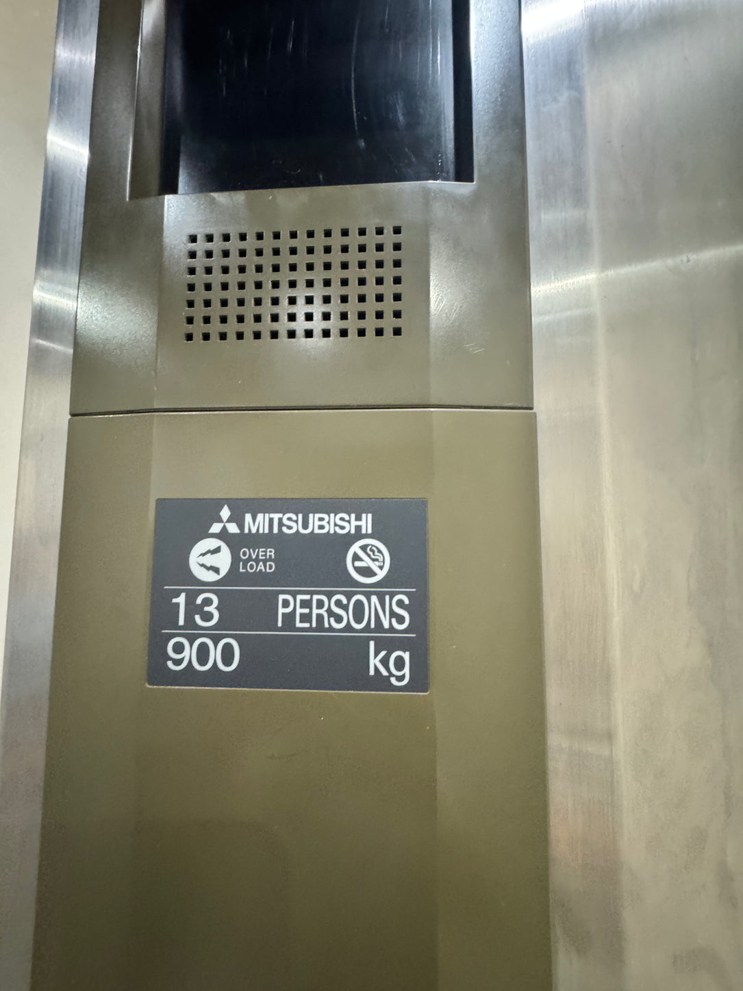 Edificio Corporativo Adecuado en Alquiler – 2,123.45 m² | Santo Domingo
