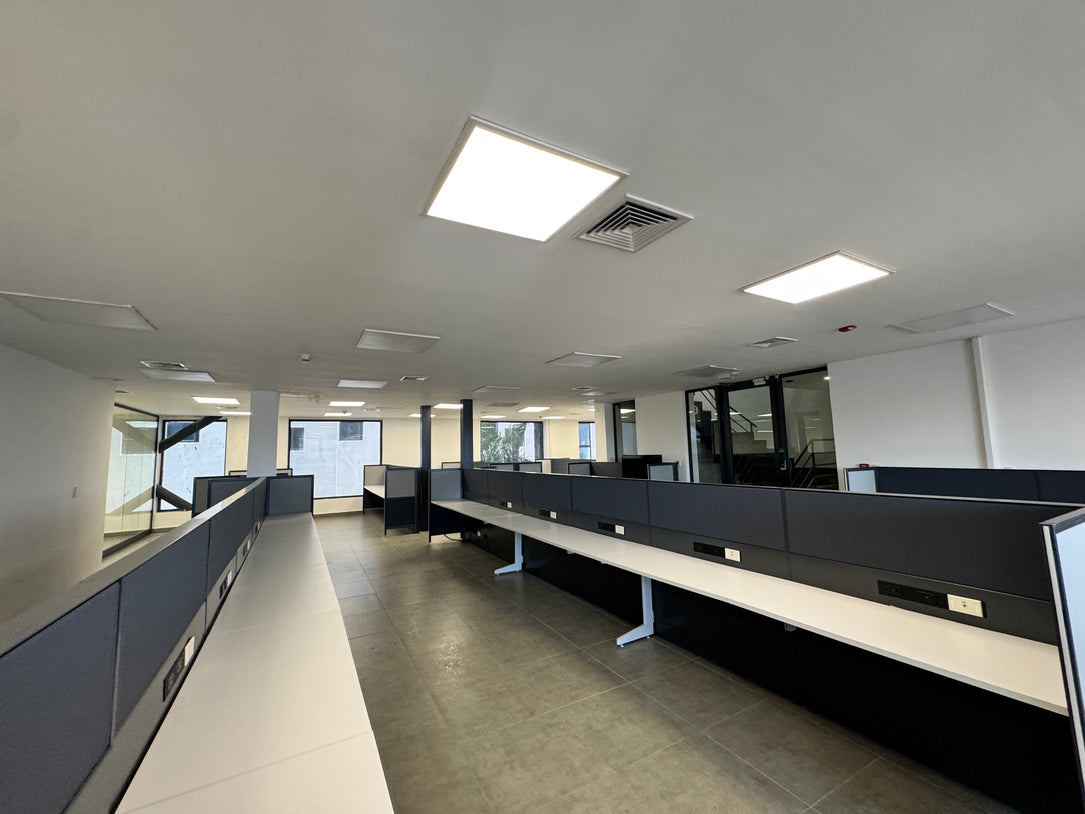 Edificio Corporativo Adecuado en Alquiler – 2,123.45 m² | Santo Domingo