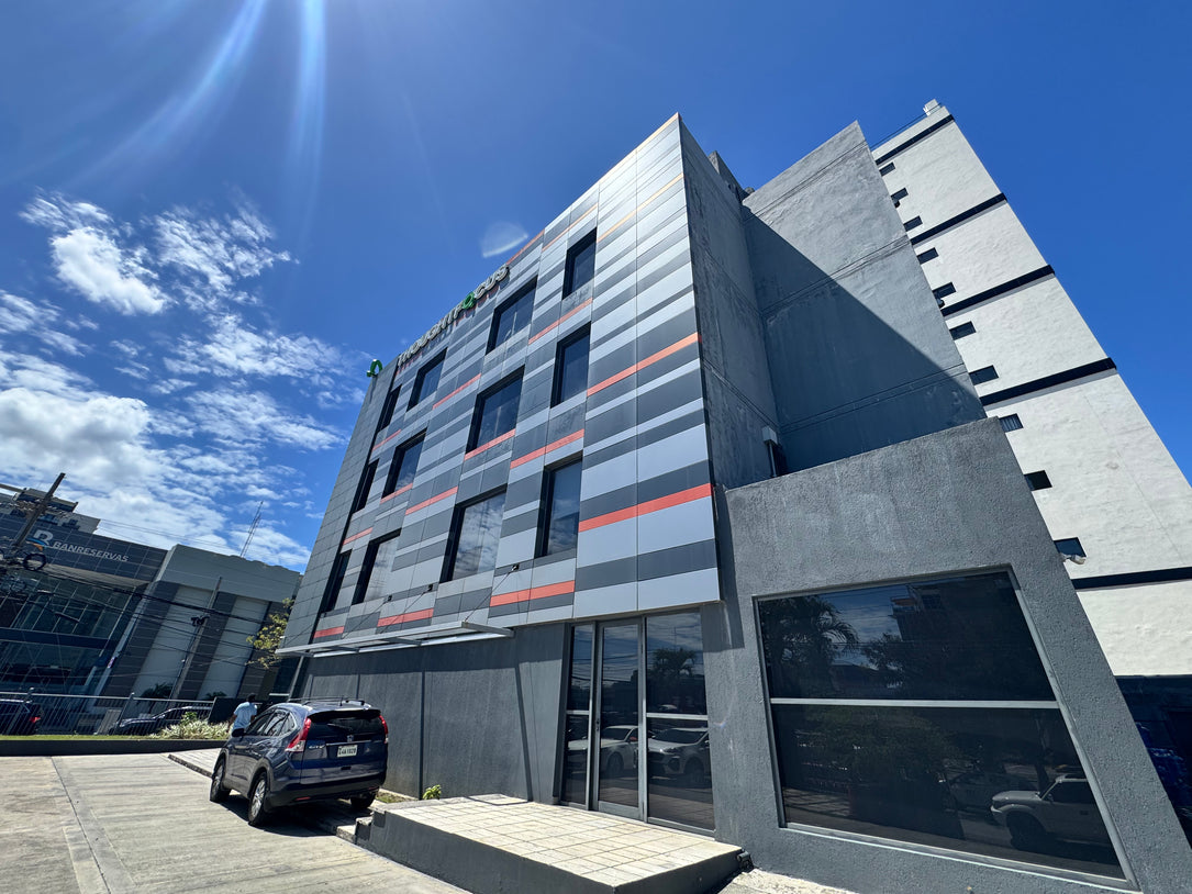 Edificio Corporativo Adecuado en Alquiler – 2,123.45 m² | Santo Domingo