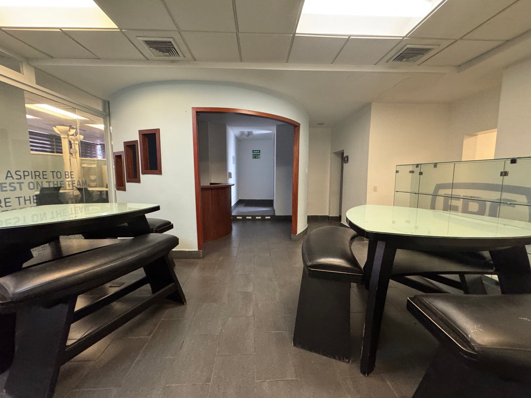 Edificio comercial alquiler Naco Santo Domingo