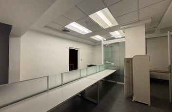 Local comercial independiente de 800 m² en alquiler en Naco | Av. Tiradentes-13