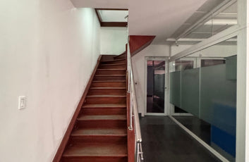 Local comercial independiente de 800 m² en alquiler en Naco | Av. Tiradentes-26