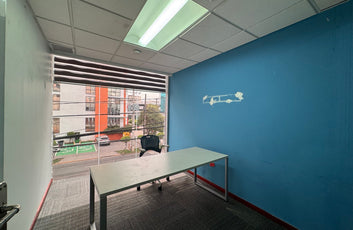 Local comercial independiente de 800 m² en alquiler en Naco | Av. Tiradentes-27