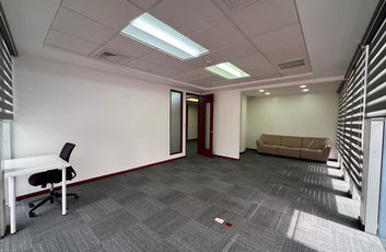 Local comercial independiente de 800 m² en alquiler en Naco | Av. Tiradentes-38