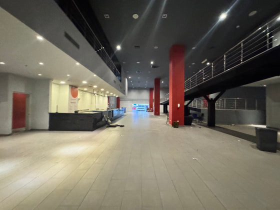 Local Comercial de 2,200 m² en Venta Alquiler | Centro Comercial – Prol. 27 de Febrero, Santo Domingo Oeste (A Remodelar)