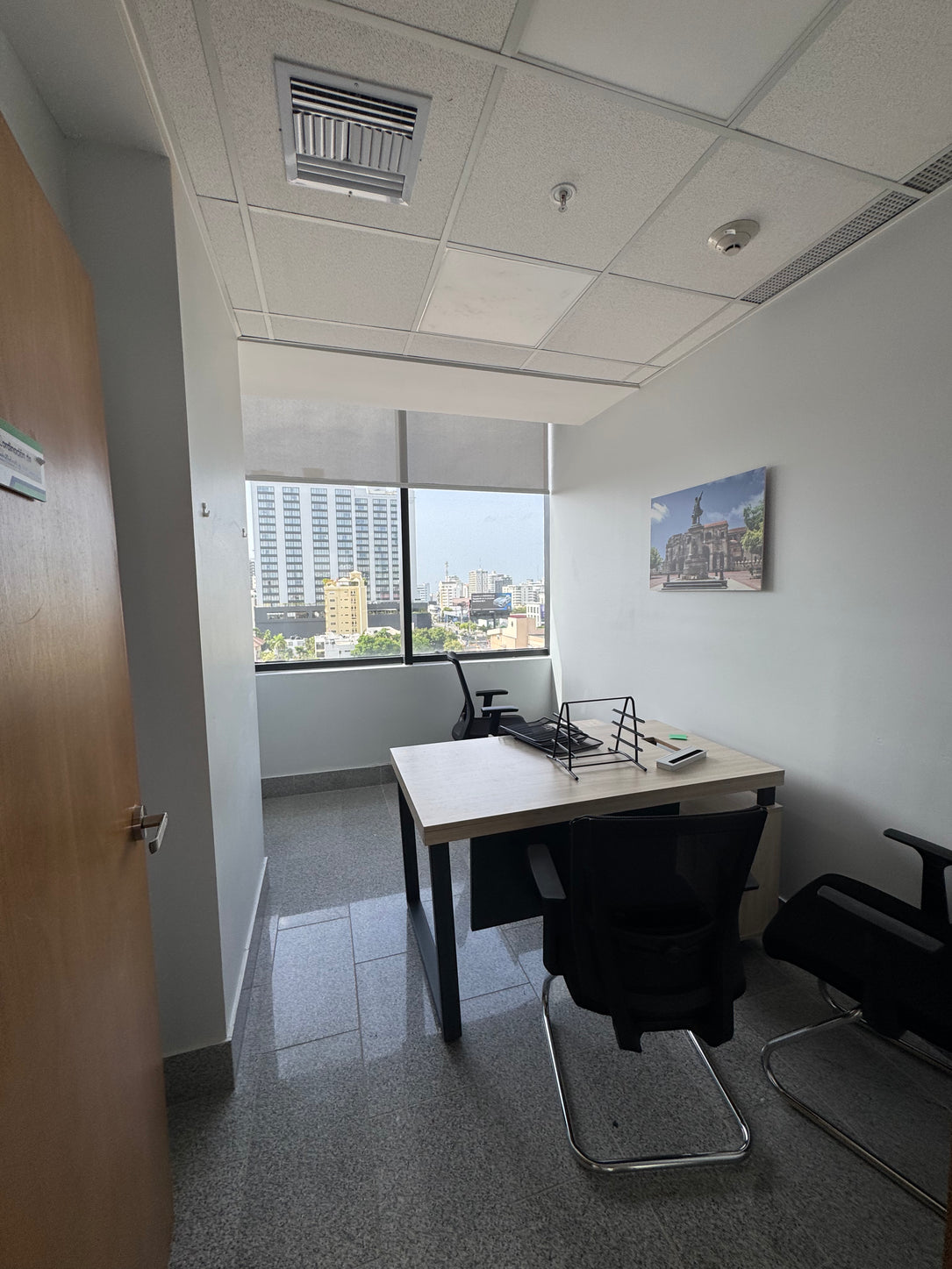 Local Corporativo en Alquiler – 328 m² | Corporativo 2010 | Piantini