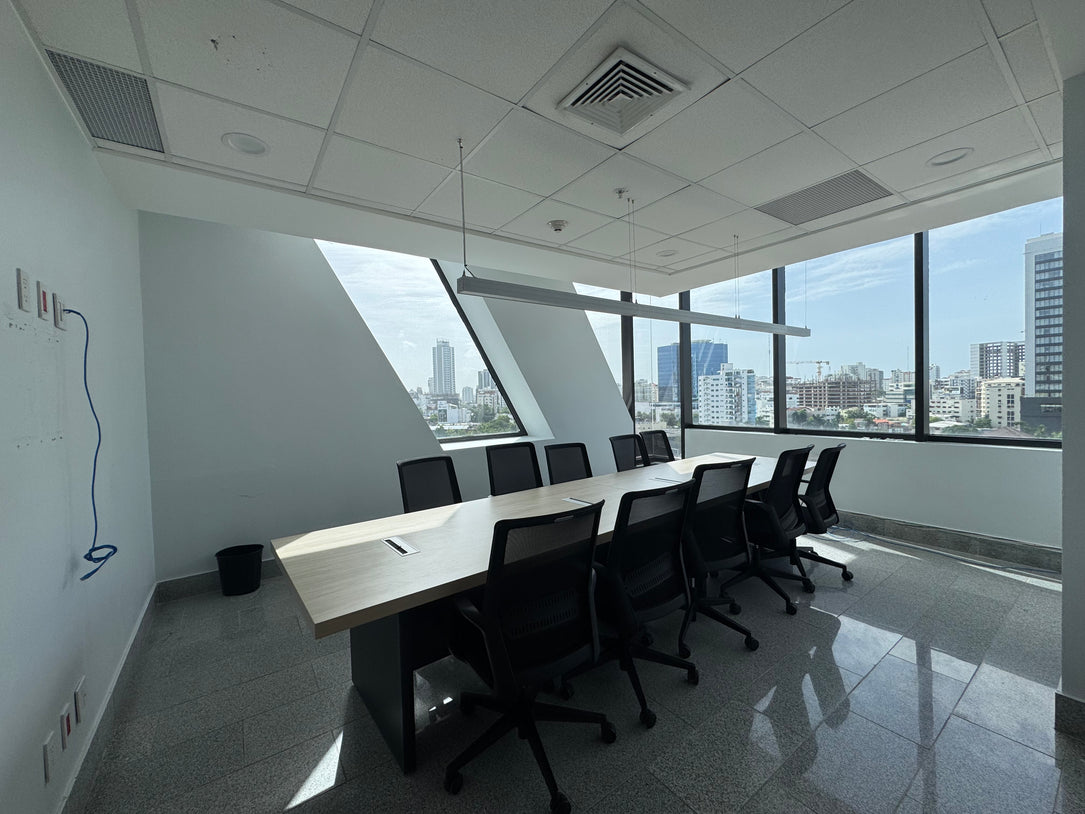 Local Corporativo en Alquiler – 328 m² | Corporativo 2010 | Piantini