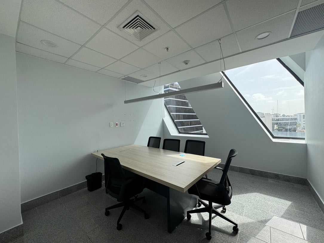 Local Corporativo en Alquiler – 328 m² | Corporativo 2010 | Piantini