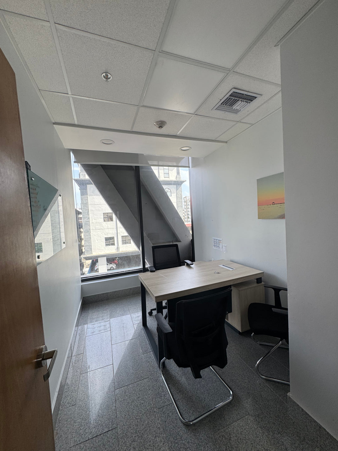 Local Corporativo en Alquiler – 328 m² | Corporativo 2010 | Piantini