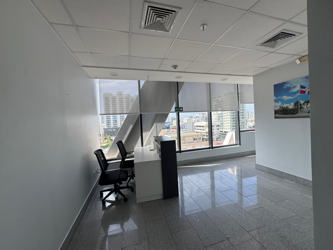 Local Corporativo en Alquiler – 328 m² | Corporativo 2010 | Piantini