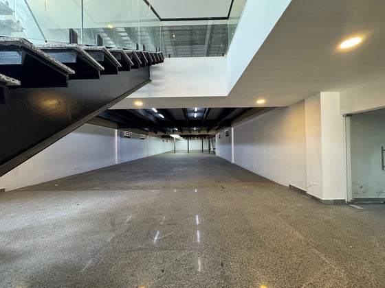 Edificio Comercial Independiente de 3,400 m² en Alquiler | Av. Luperón, Santo Do