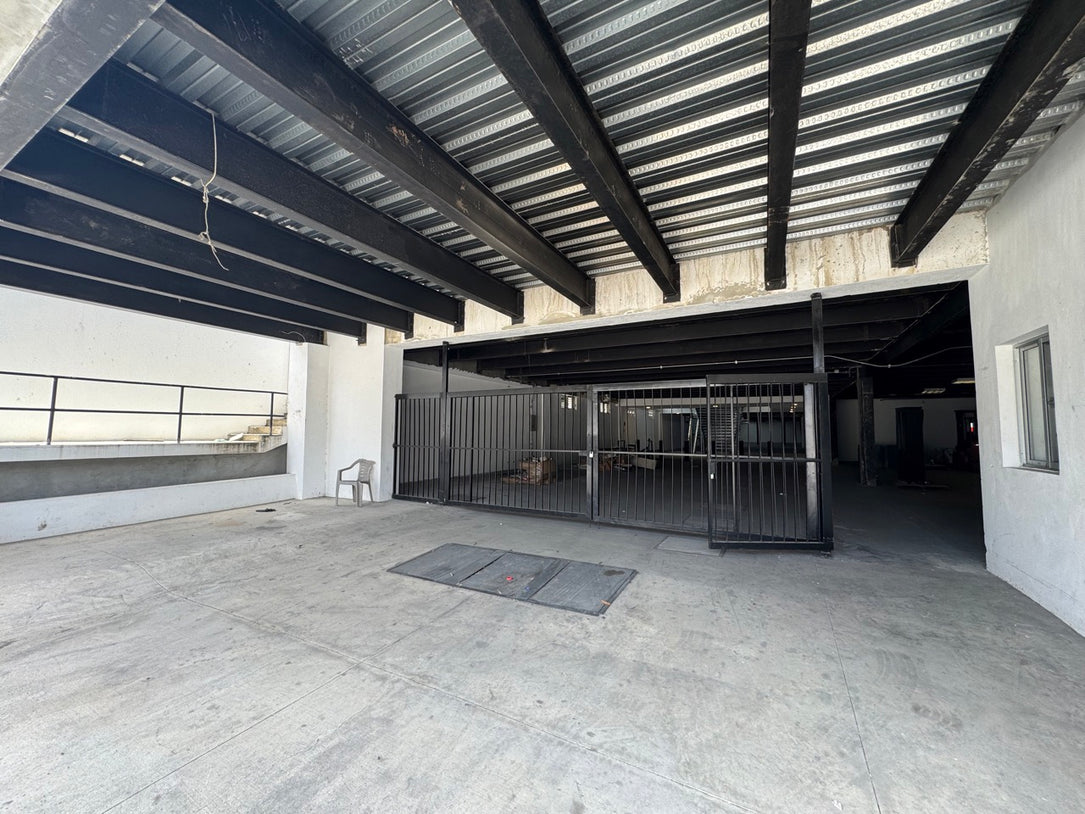 Edificio de Oficinas de 3,400 m² en Alquiler | Av. Luperón, Santo Domingo Oeste