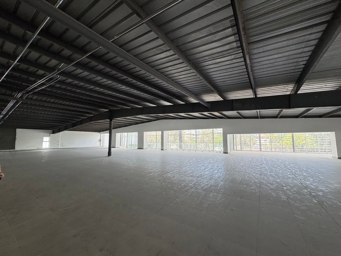 Edificio de Oficinas de 3,400 m² en Alquiler | Av. Luperón, Santo Domingo Oeste