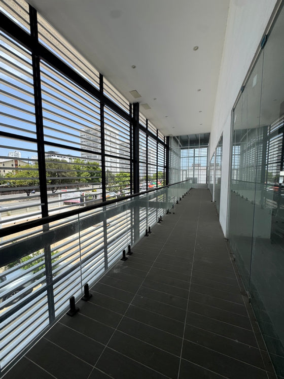 Edificio de Oficinas de 3,400 m² en Alquiler | Av. Luperón, Santo Domingo Oeste