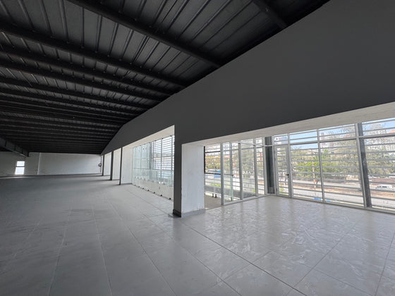 Edificio de Oficinas de 3,400 m² en Alquiler | Av. Luperón, Santo Domingo Oeste