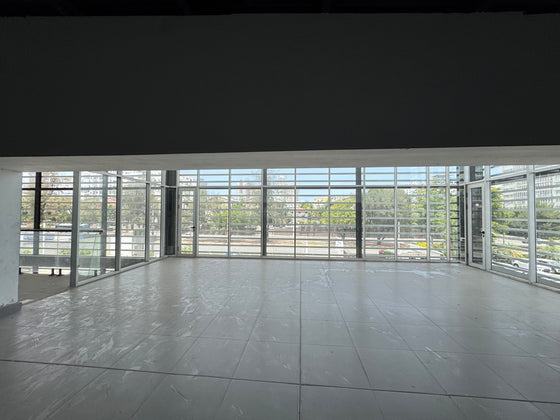 Edificio de Oficinas de 3,400 m² en Alquiler | Av. Luperón, Santo Domingo Oeste