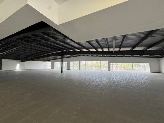 Edificio de Oficinas de 3,400 m² en Alquiler | Av. Luperón, Santo Domingo Oeste