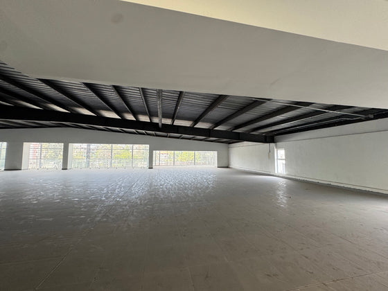 Edificio de Oficinas de 3,400 m² en Alquiler | Av. Luperón, Santo Domingo Oeste