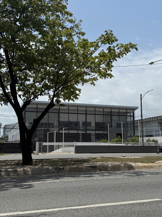 Edificio de Oficinas de 3,400 m² en Alquiler | Av. Luperón, Santo Domingo Oeste