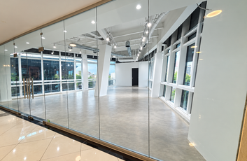 Local Comercial de 83 m² | Acrópolis Business Mall | Piso 3 | Santo Domingo-7