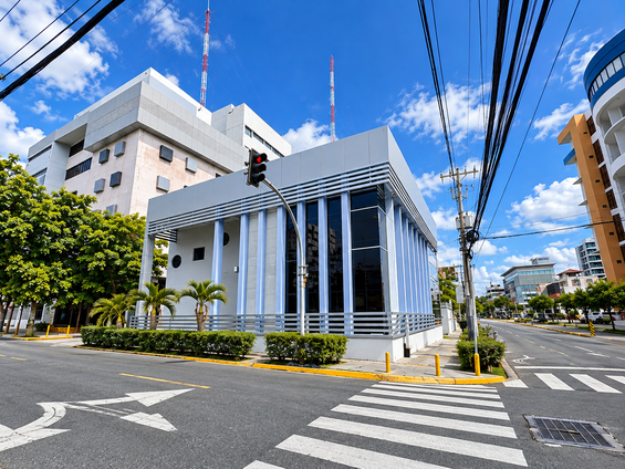 Oficina independiente de 800 m² en alquiler en Naco | Av. Tiradentes