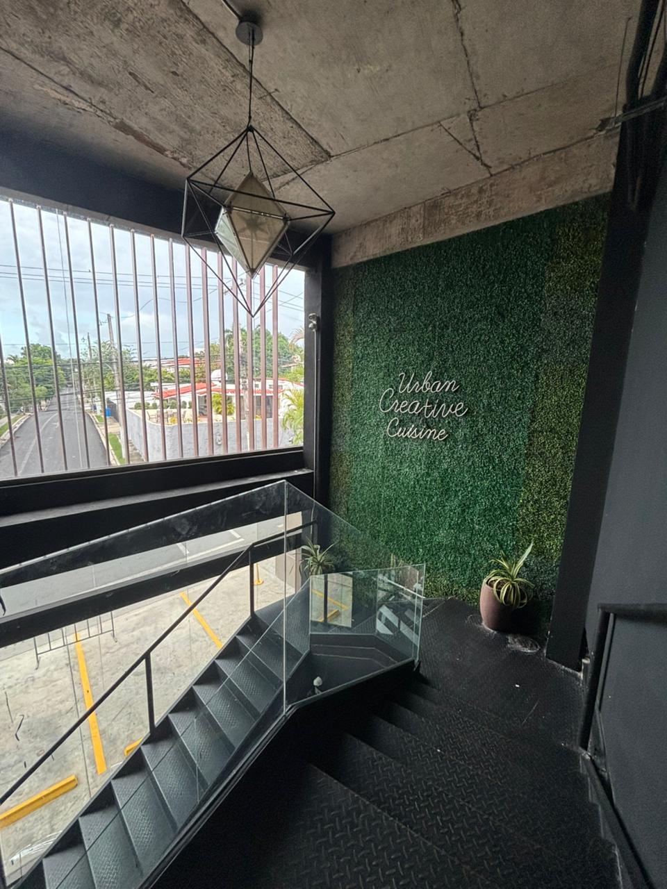 Locales comerciales 1er piso Arroyo Hondo Viejo Santo Domingo