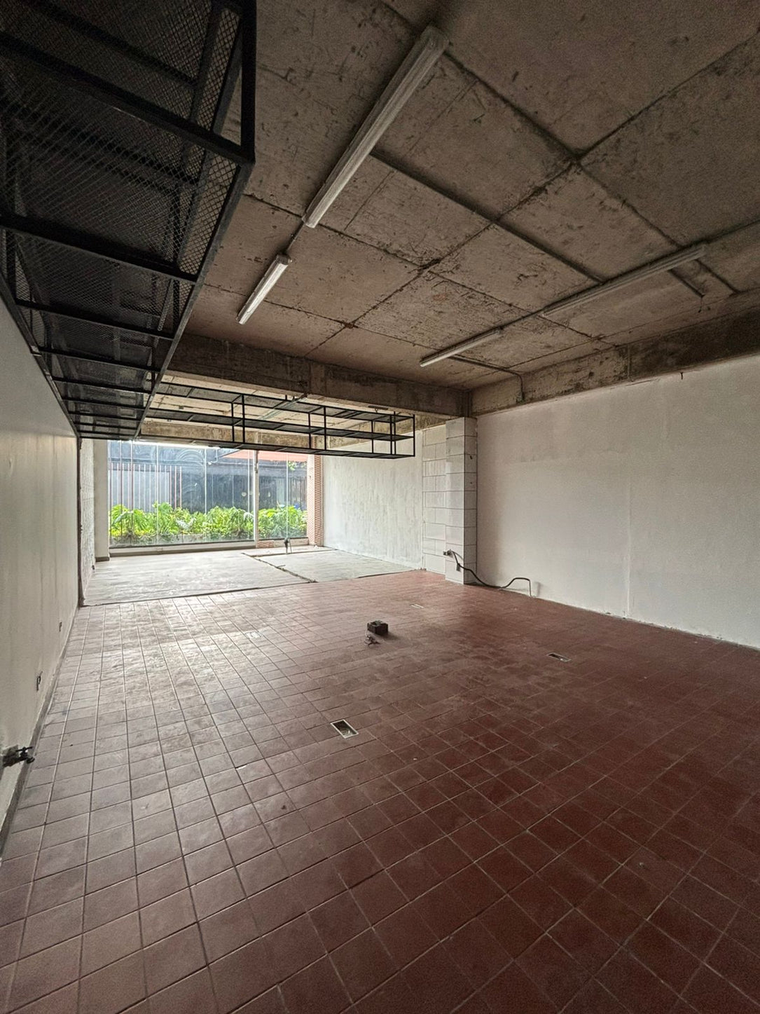 Locales comerciales 1er piso Arroyo Hondo Viejo Santo Domingo