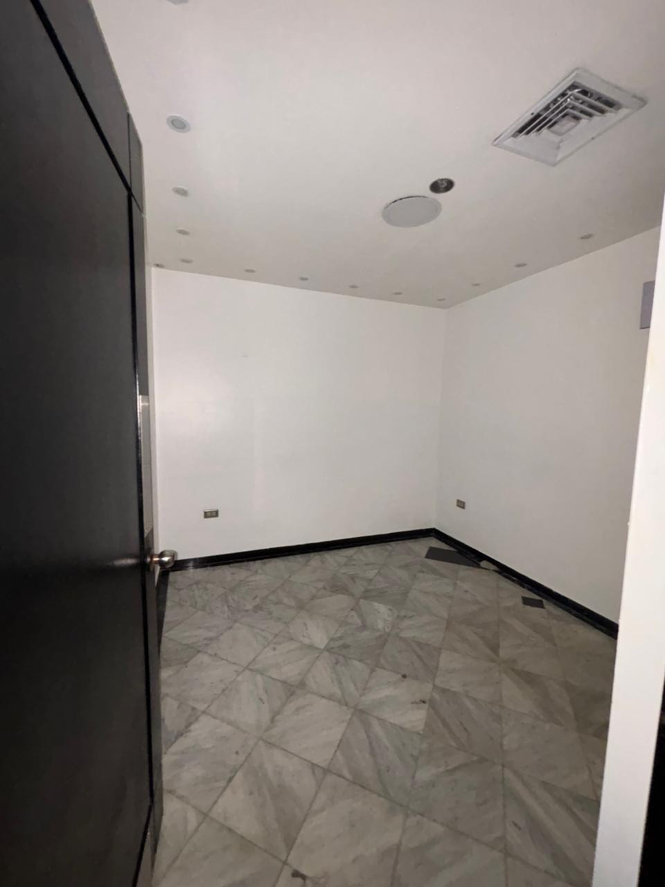 Local comercial Alquiler Acropolis Piantini Santo Domingo