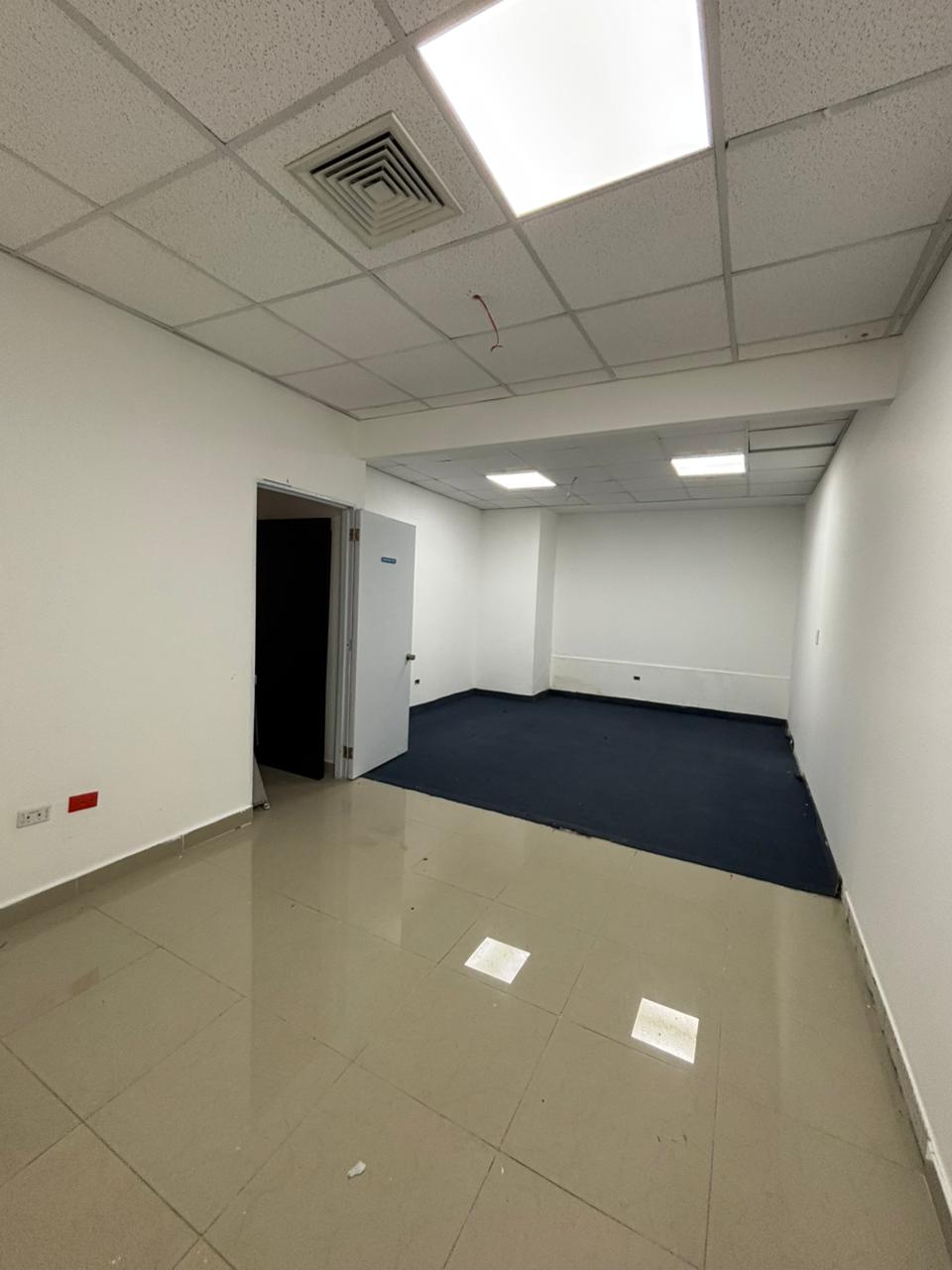 Oficinas desde 244 hasta 2,762 m² en Alquiler | Av. John F. Kennedy, Miraflores, Santo Domingo (A Remodelar)