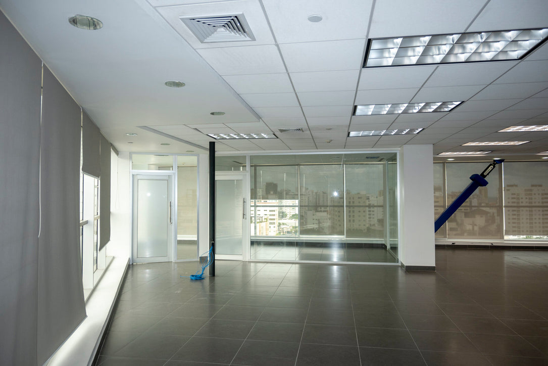 Oficina venta alquiler Novocentro Naco Santo Domingo 1001