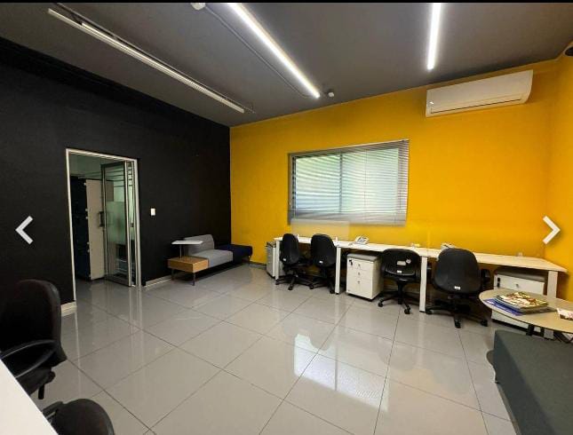 Local comercial independiente en alquiler | 530 m² | Uso comercial / oficinas