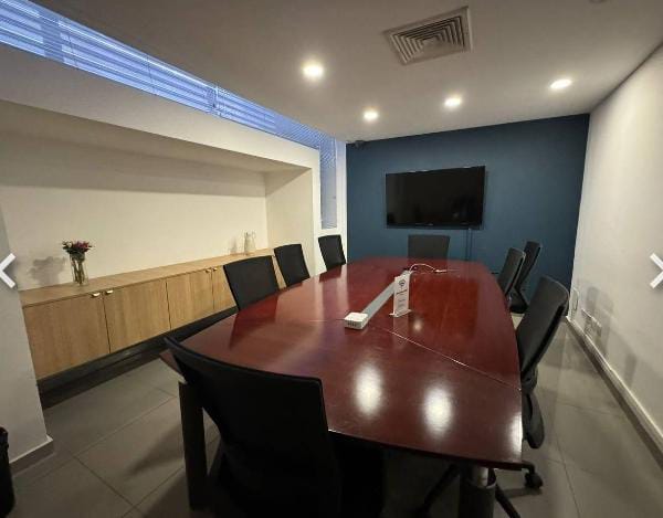 Local comercial independiente en alquiler | 530 m² | Uso comercial / oficinas