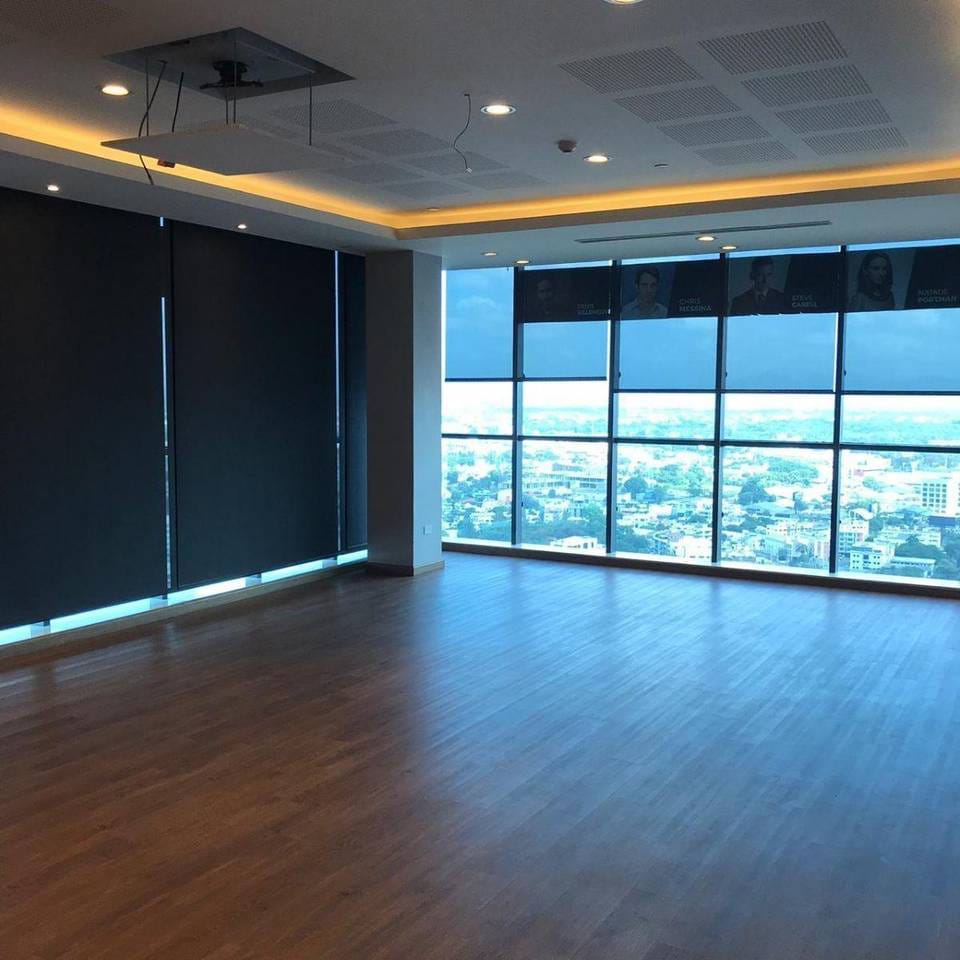 Oficina Corporativa Clase A Alquiler – 231.20 m² | Blue Mall Santo Domingo