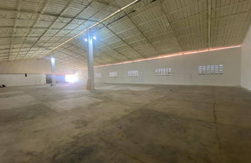 Almacén con Oficinas en Alquiler – 500 m² | Avenida Independencia, Santo Domingo-1