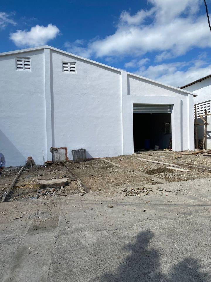Almacén con Oficinas en Alquiler – 500 m² | Avenida Independencia, Santo Domingo