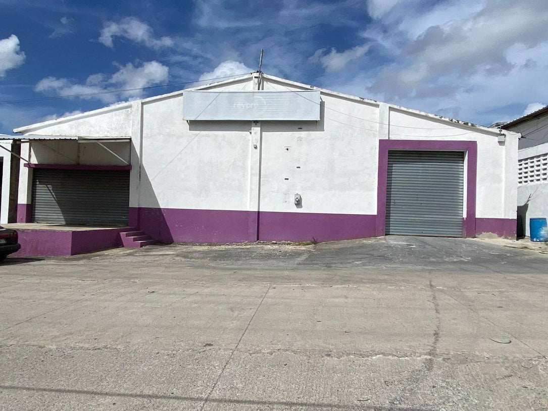Almacén con Oficinas en Alquiler – 500 m² | Avenida Independencia, Santo Domingo