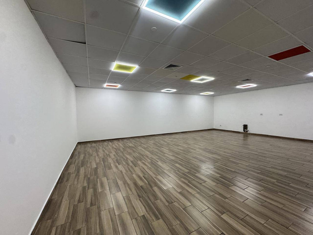 Oficina en Alquiler – 1,496.87 m² | Arroyo Hondo Viejo, Santo Domingo