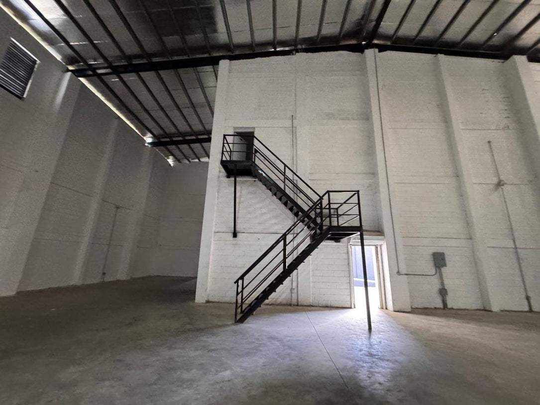 Nave Industrial Clase A en Alquiler – 1,000 m² | Autopista Duarte, Santo Domingo