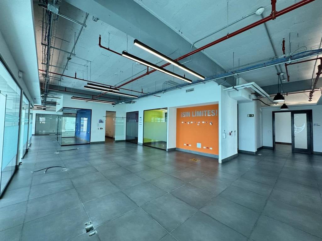 Oficina corporativa Clase A adecuada 500 m² en Alquiler Piantini, Santo Domingo